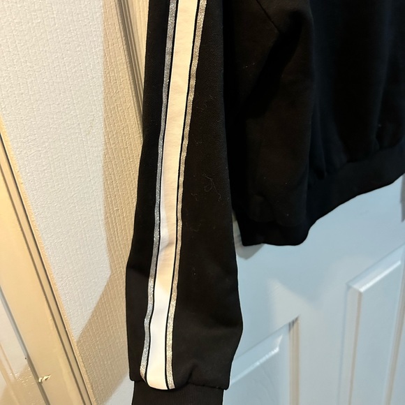 Girls 1/4 zip sweater. 👚 - Picture 4 of 5